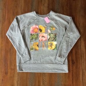Women’s Soft Floral Graphic Sweatshirt Small New
